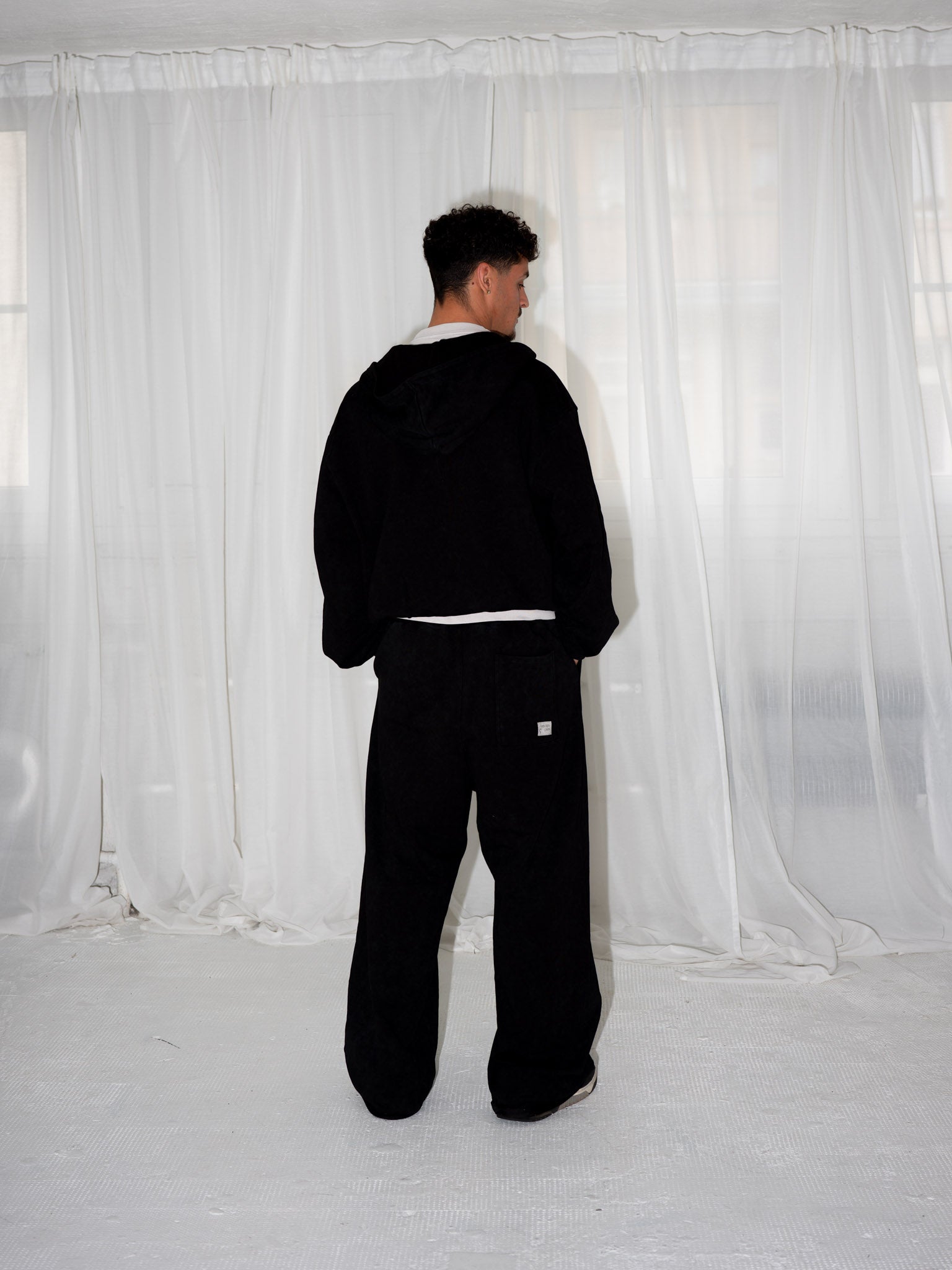 SWEATZIP washed black