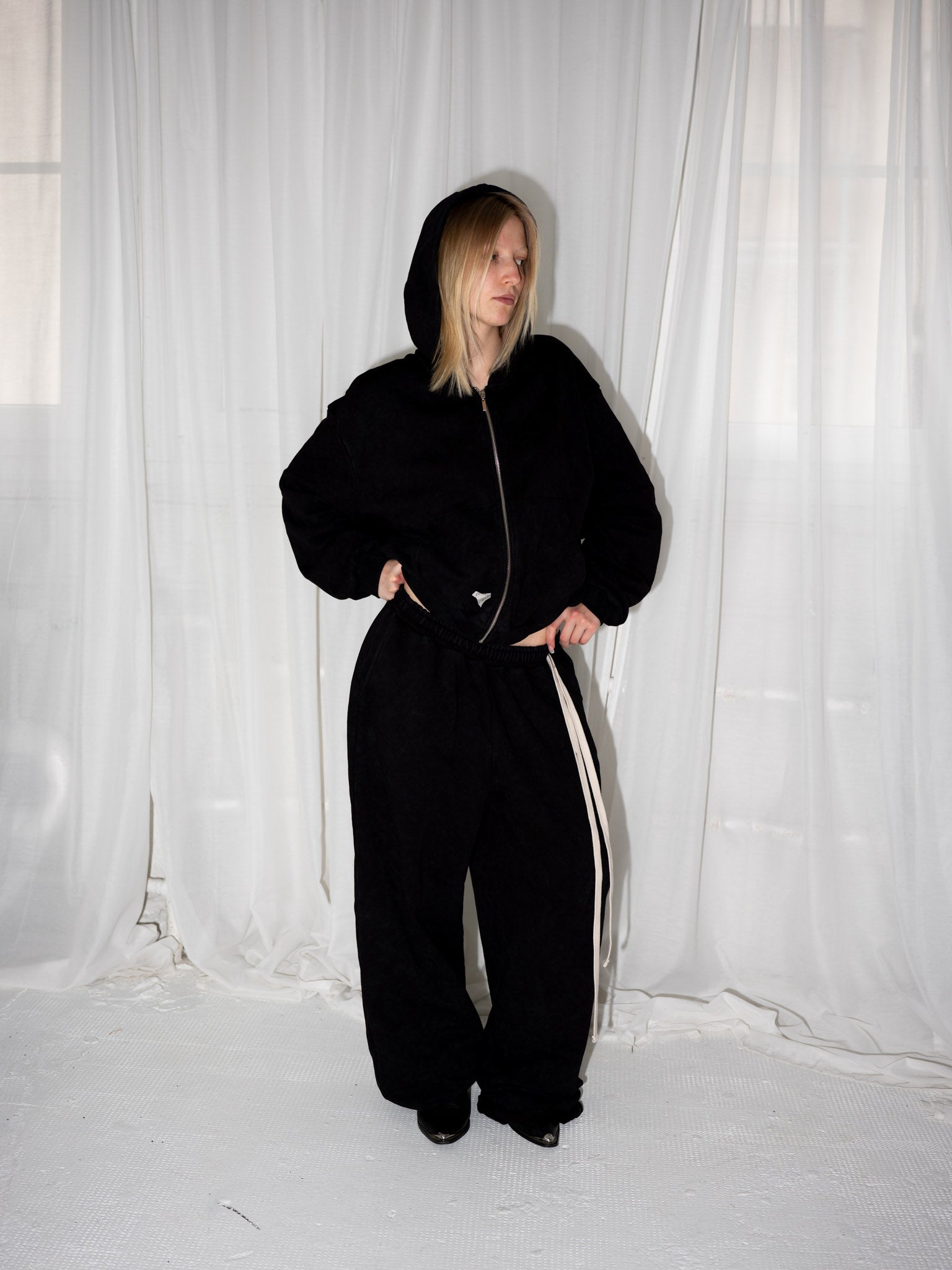 SWEATZIP washed black