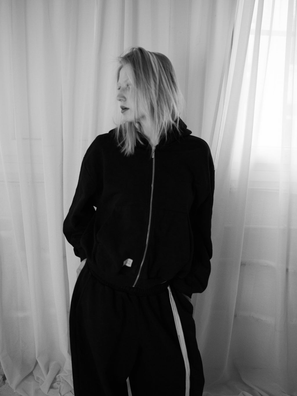 SWEATZIP washed black