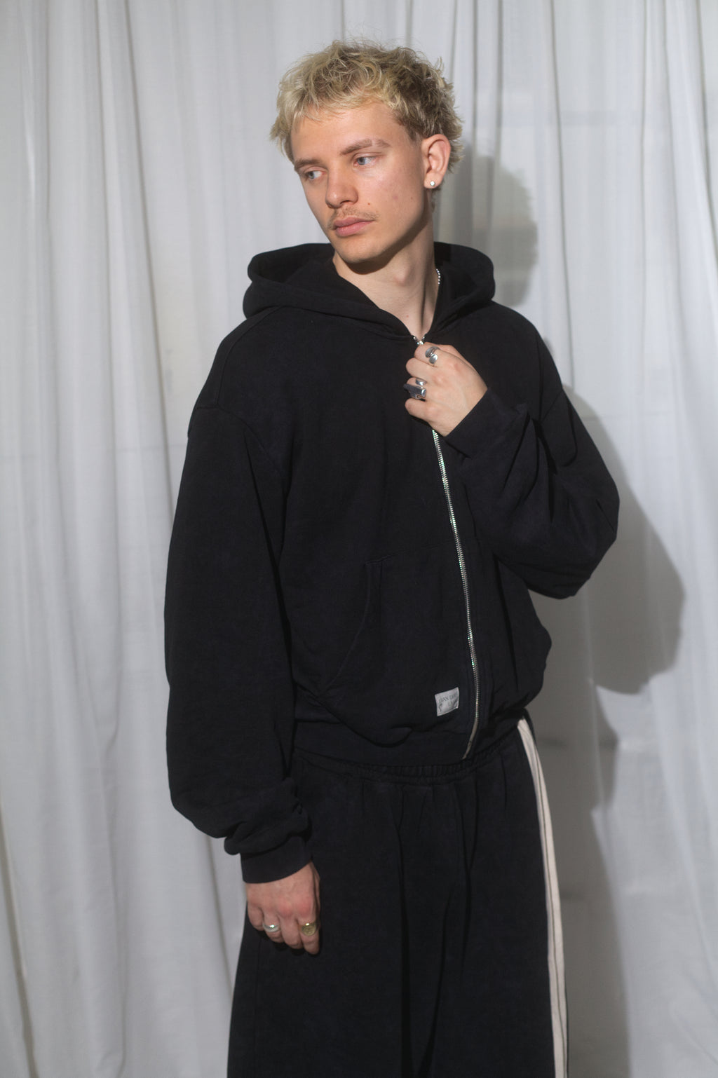 SWEATZIP washed black